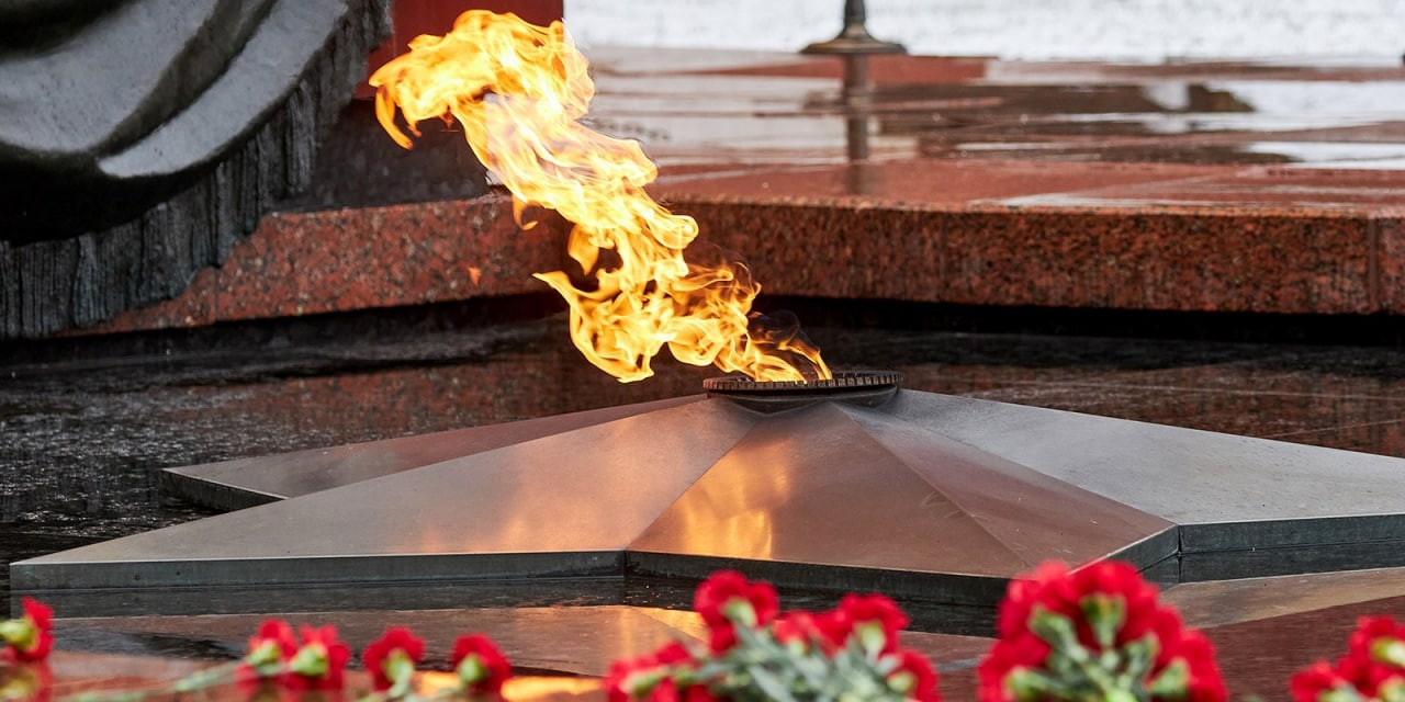 Об ответственности за осквернение, уничтожение и повреждение памятников и других мемориальных сооружений, установленных в память и в честь защитников Отечества.